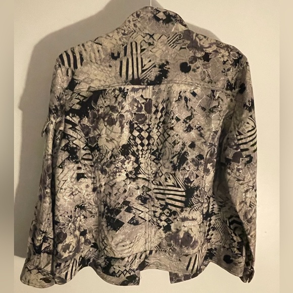 Chicos size 2 gray and black jacket (12-14) - Picture 2 of 3